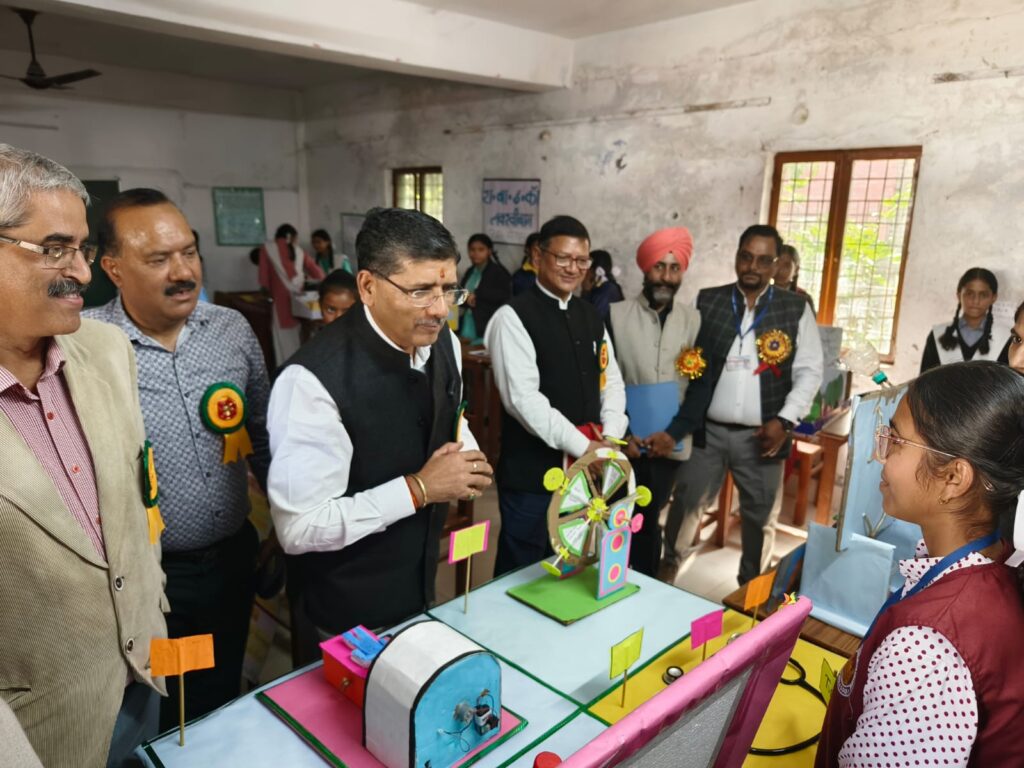 District science festival Dehradun cbse RO admire children