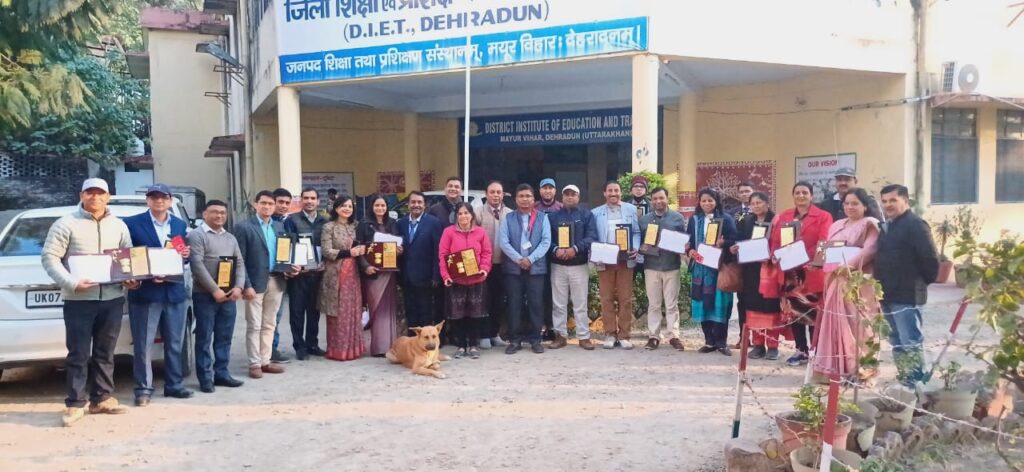 ICT award to teachers at diet dehradun