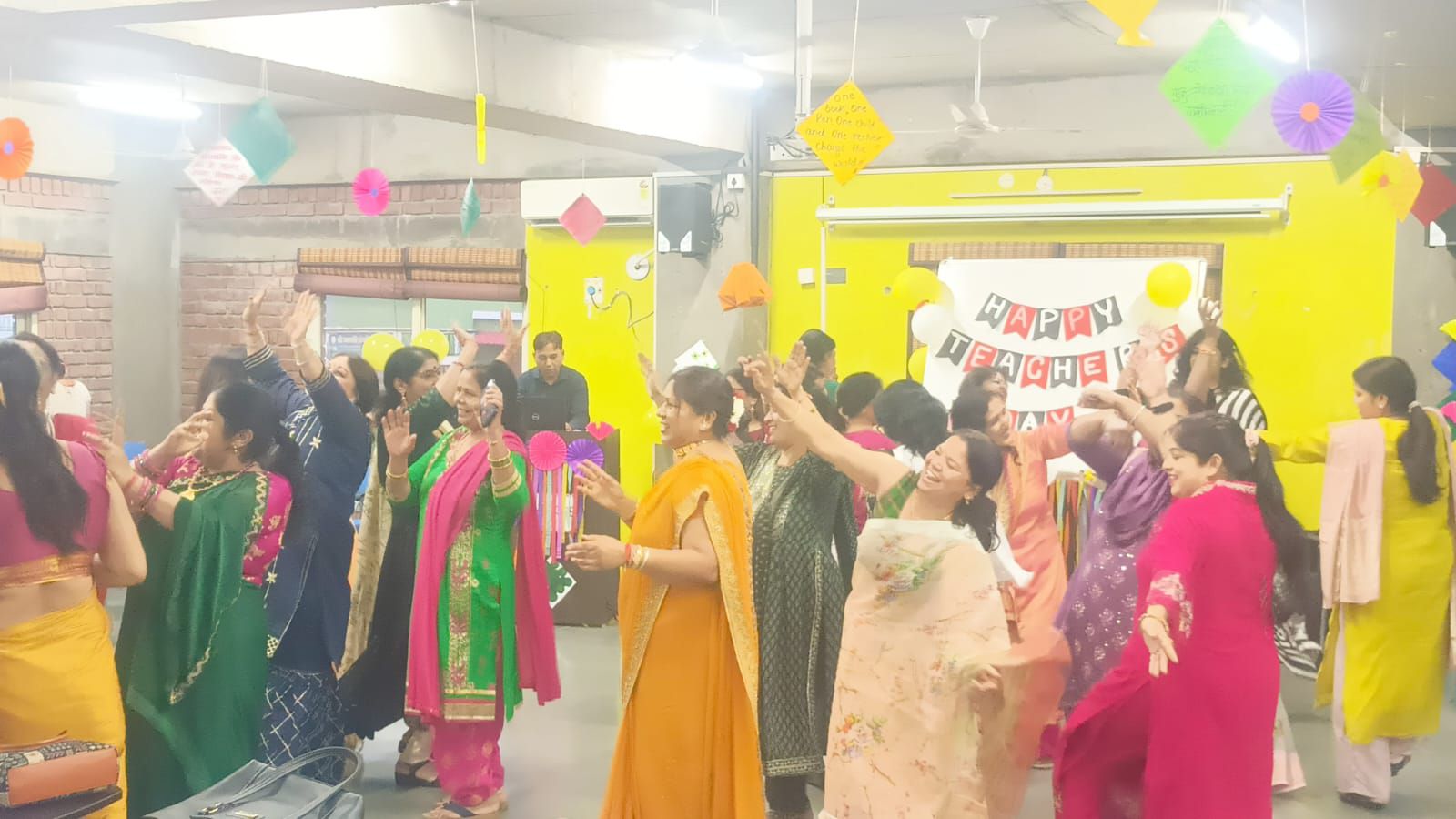 अजीम प्रेमजी फाउंडेशन और टीचर्स क्लब ने किया शिक्षक दिवस समारोह का आयोजन