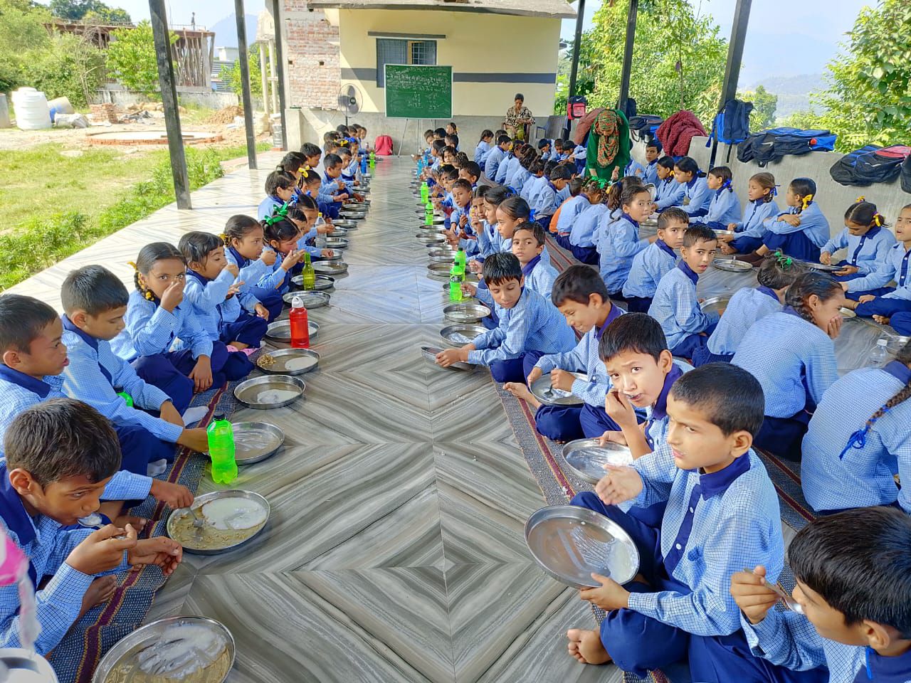 गढ़भोज दिवस पर बच्चों ने लिया गढ़वाली व्यंजनों का स्वाद