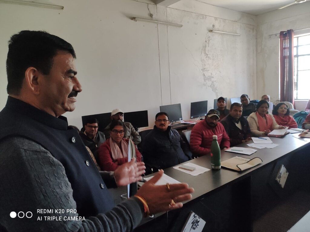 Smc master trainers training organised by diet dehradun