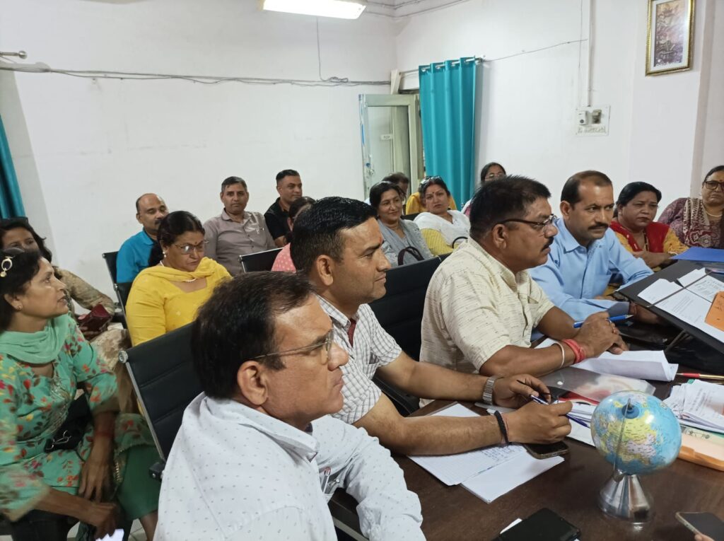 Teachers association meeting with dy eo raipur